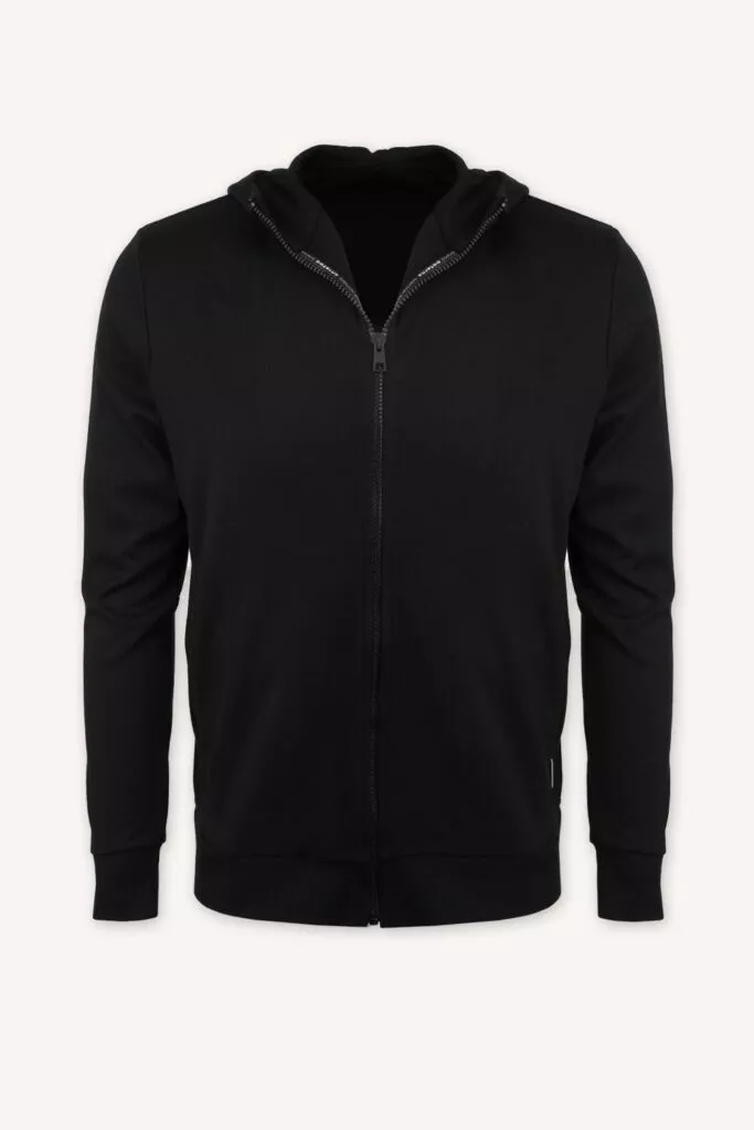 The Merino mikina na zip s kapucí pánská - černá (250 g) je černá pánská mikina z vlny merino 100% se zipem a kapucí.