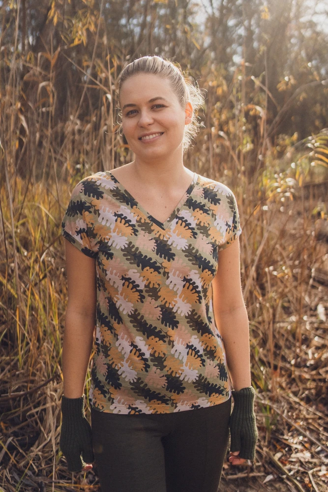 Merino tričko s výstřihem do V dámské – oakie dokie (135 g)