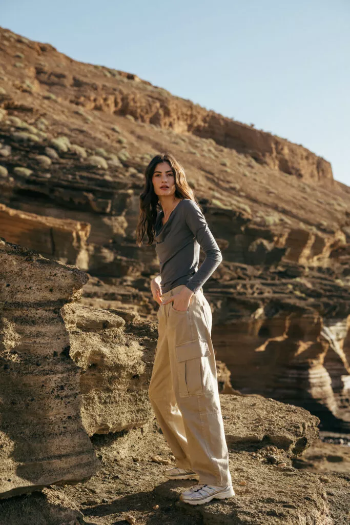 Merino halenka s dlouhým rukávem a vodovým výstřihem – šedá (135 g)