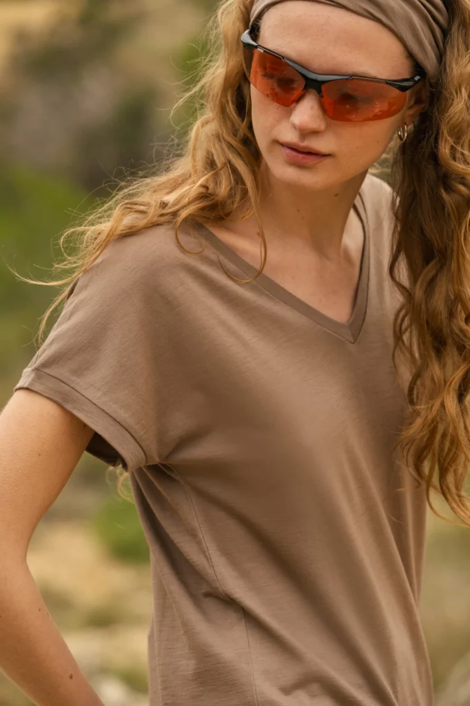 Merino tričko s výstřihem do V dámské – mocha (135 g)