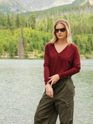 Merino halenka s netopýřím rukávem a výstřihem do V dámské – bordo (135 g)
